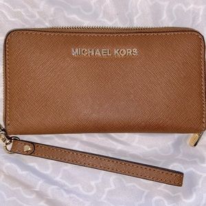 Michael Kors Large Flat MF Phone case wallet